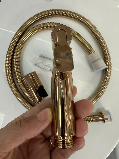 Vòi xịt vệ sinh màu vàng hồng bóng Rose Gold CFV-102A-RGB